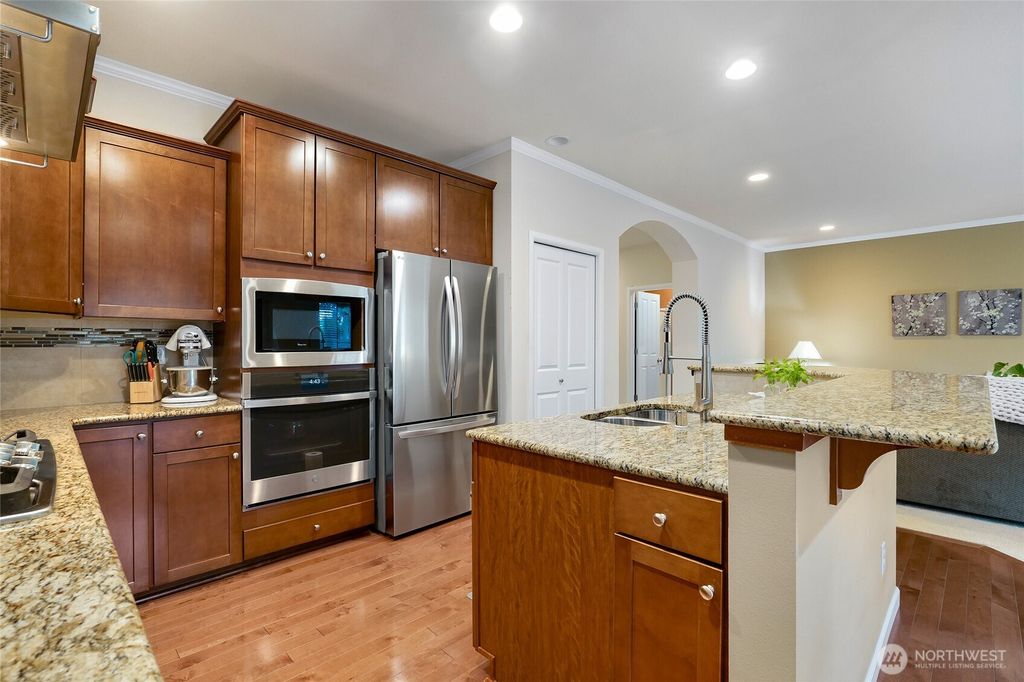 Photo of 731 172nd Street SW, Lynnwood, WA 98037 (MLS # 2412838)