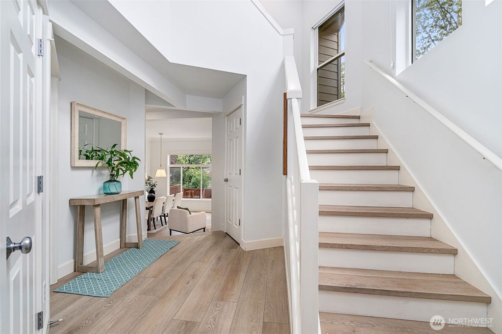 Photo of 11423 NE 86th Street, Kirkland, WA 98033 (MLS # 2511436)