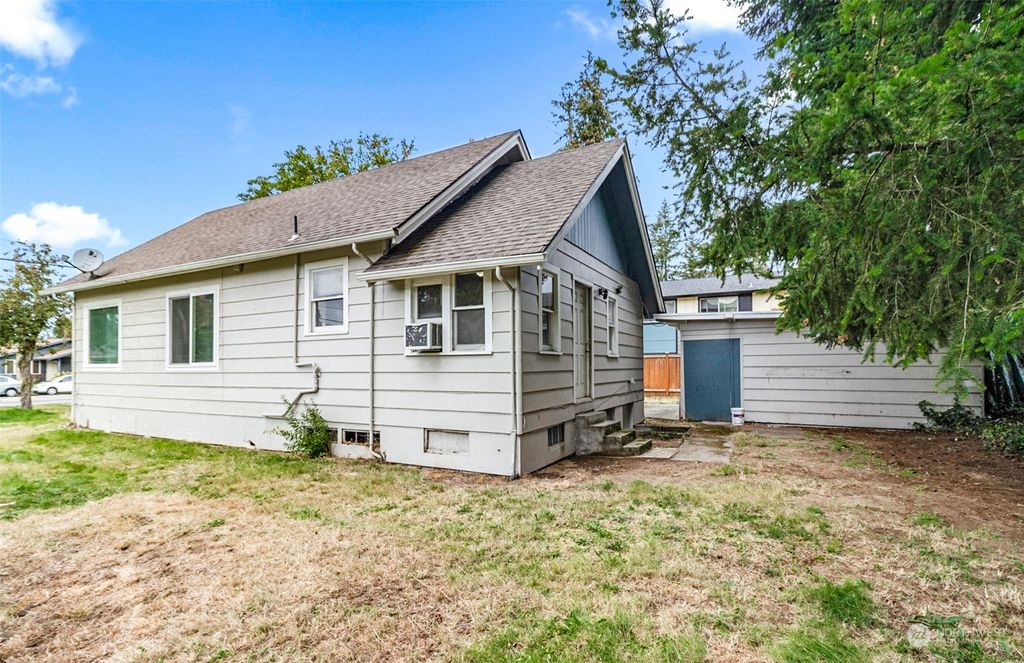 Photo of 1312 Cedar Avenue, Marysville, WA 98270 (MLS # 2305656)