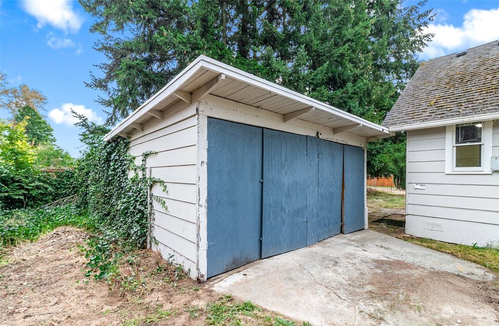 Photo of 1312 Cedar Avenue, Marysville, WA 98270 (MLS # 2305656)