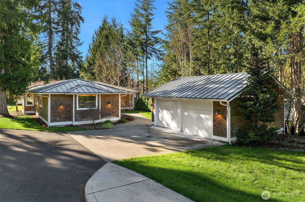 Photo of 2831 226th Avenue SE, Sammamish, WA 98075 (MLS # 2570523)