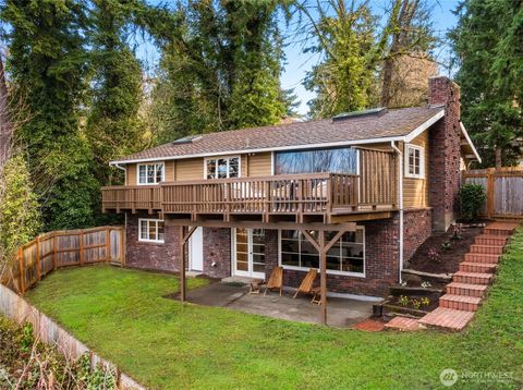 Photo of 11224 SE 76th Street, Newcastle, WA 98056 (MLS # 2490042)