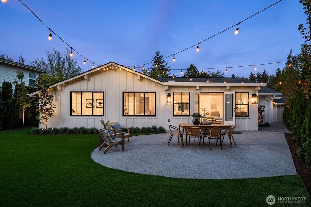 Photo of 2829 92nd Avenue NE, Clyde Hill, WA 98004 (MLS # 2589684)