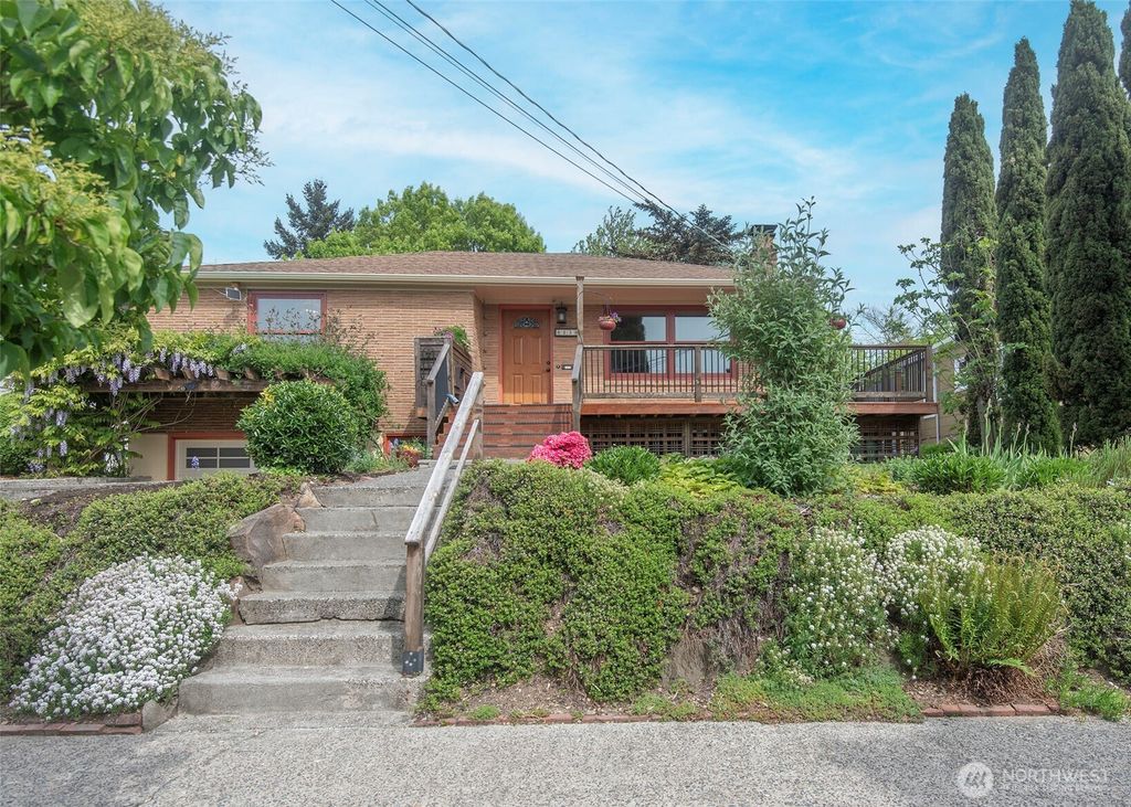 Photo of 8538 Latona Avenue NE, Seattle, WA 98115 (MLS # 2330969)