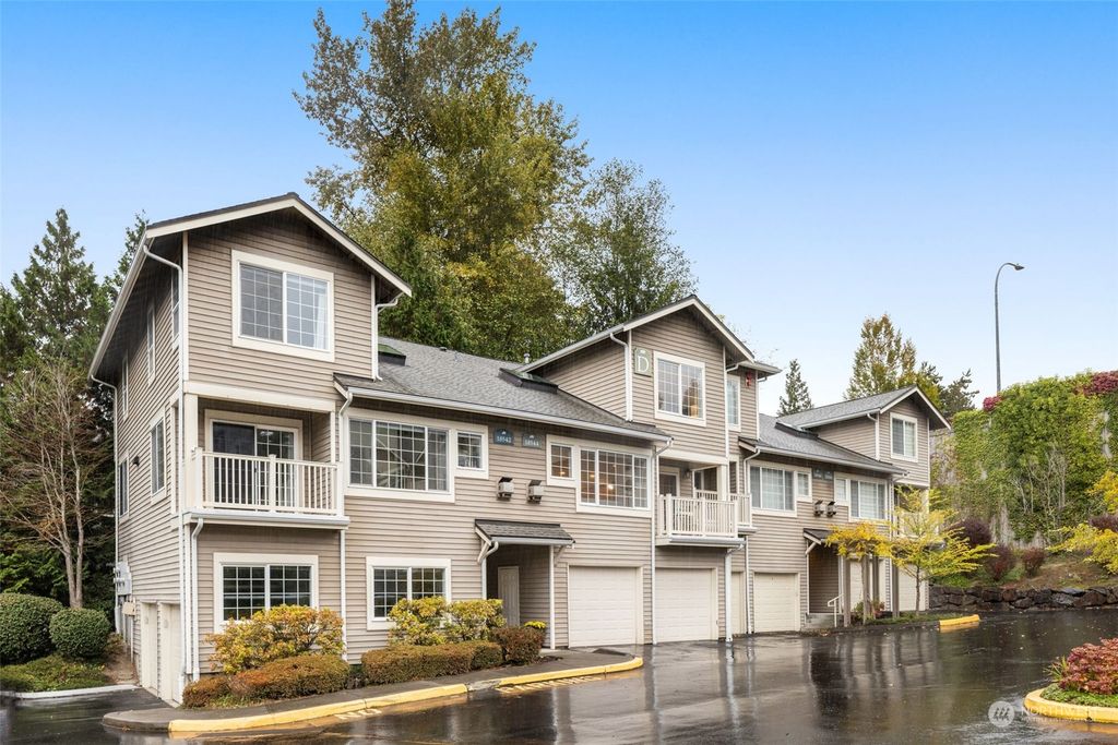 Photo of 18544 NE 57th Street, Redmond, WA 98052 (MLS # 2303813)