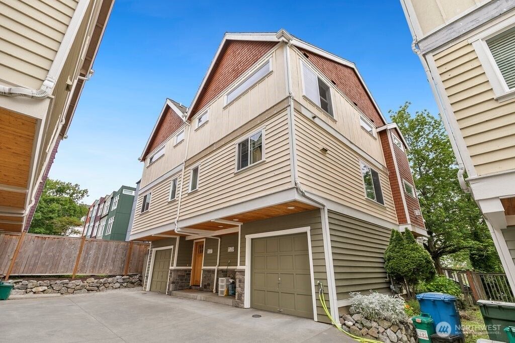Photo of 1137 26th Avenue, Seattle, WA 98122 (MLS # 2533980)
