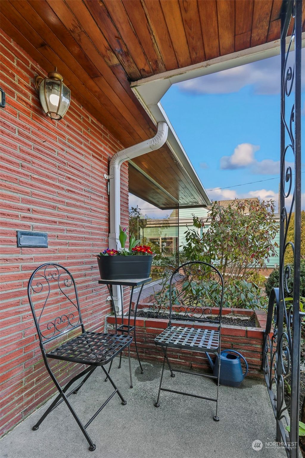 Photo of 6549 43rd Avenue NE, Seattle, WA 98115 (MLS # 2199982)