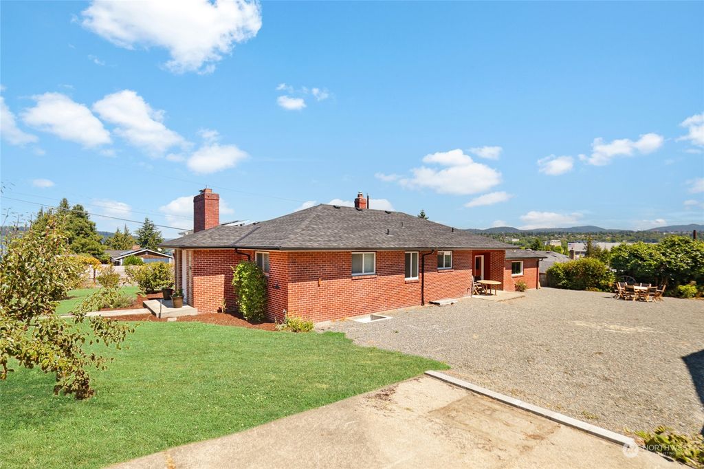 Photo of 11530 87th Avenue S, Seattle, WA 98178 (MLS # 2149275)