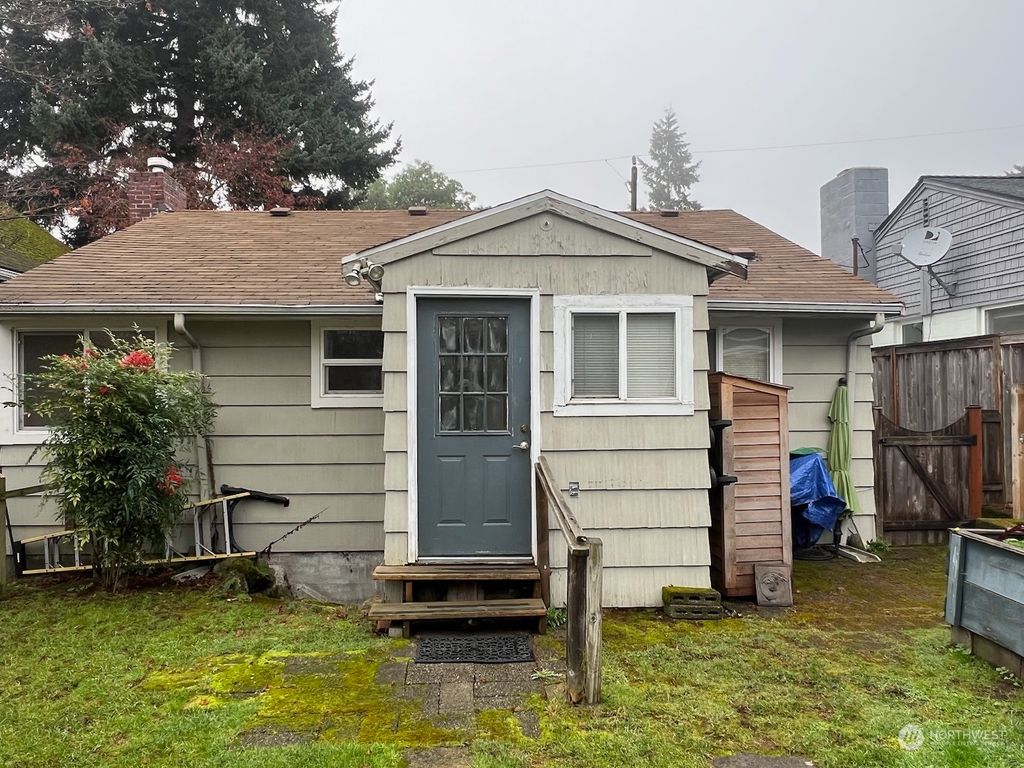 Photo of 4736 34th Avenue NE, Seattle, WA 98105 (MLS # 2218754)