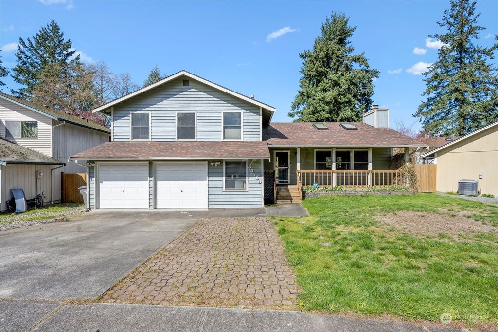 Photo of 33709 29th Court SW, Federal Way, WA 98023 (MLS # 2216369)