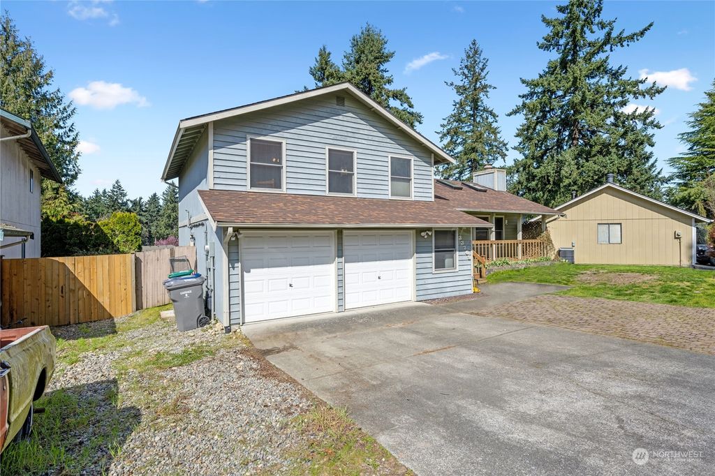 Photo of 33709 29th Court SW, Federal Way, WA 98023 (MLS # 2216369)