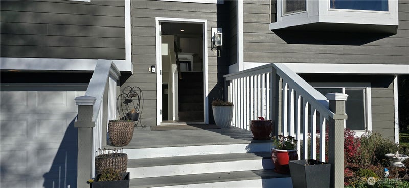 115 E Roberts Place