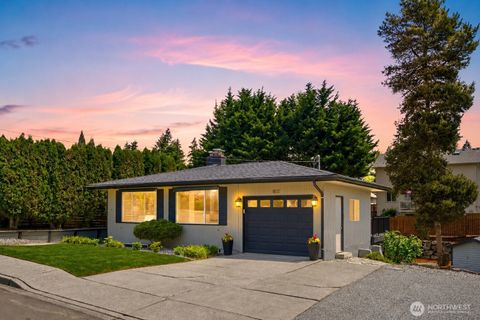 Photo of 1832 Camas Avenue NE, Renton, WA 98056 (MLS # 2529950)