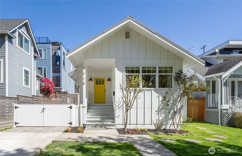 Photo of 4418 40th Avenue SW, Seattle, WA 98116 (MLS # 2504921)