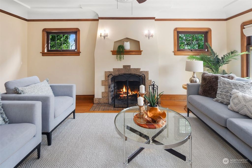 Photo of 418 30th Avenue, Seattle, WA 98122 (MLS # 2232547)