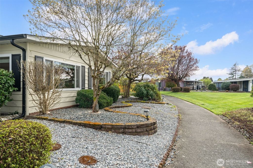 Photo of 1402 22nd Street NE #235, Auburn, WA 98002 (MLS # 2508237)