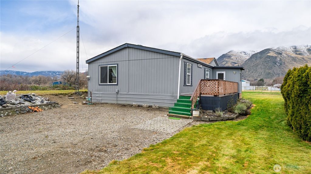 Photo of 12 Moonlight Drive, Oroville, WA 98844 (MLS # 2460657)