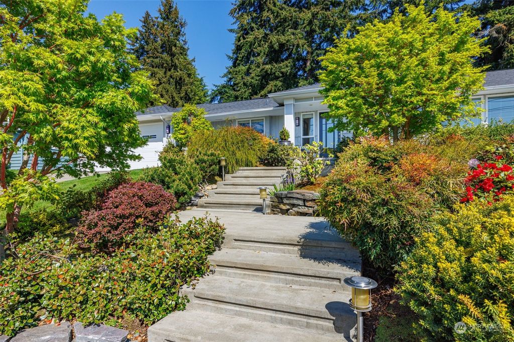 Photo of 4116 85th Avenue SE, Mercer Island, WA 98040 (MLS # 2061785)