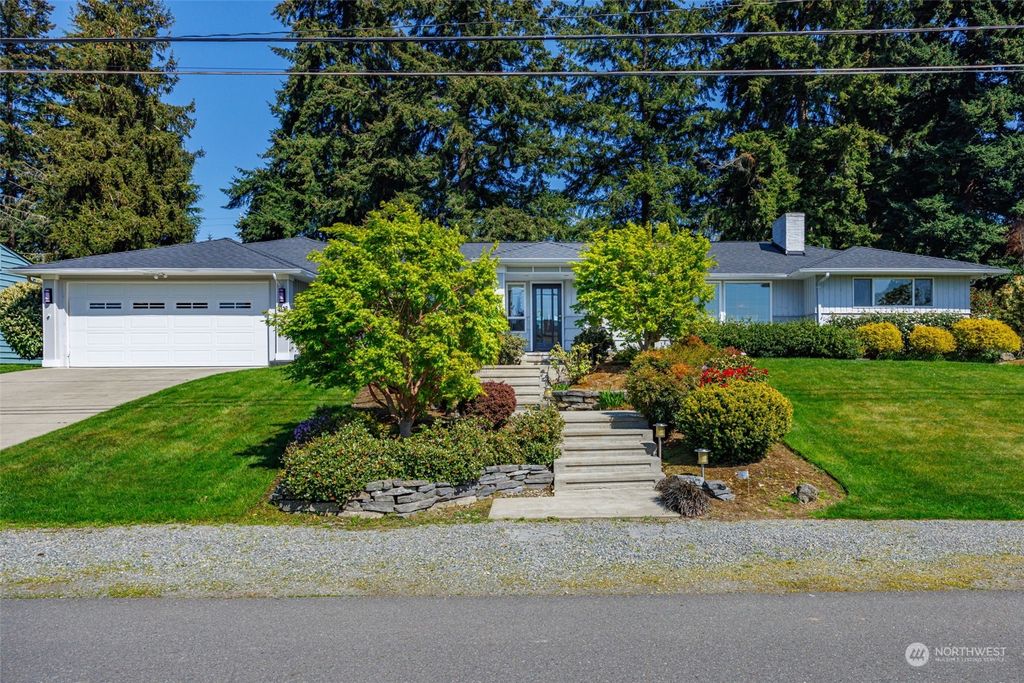 Photo of 4116 85th Avenue SE, Mercer Island, WA 98040 (MLS # 2061785)
