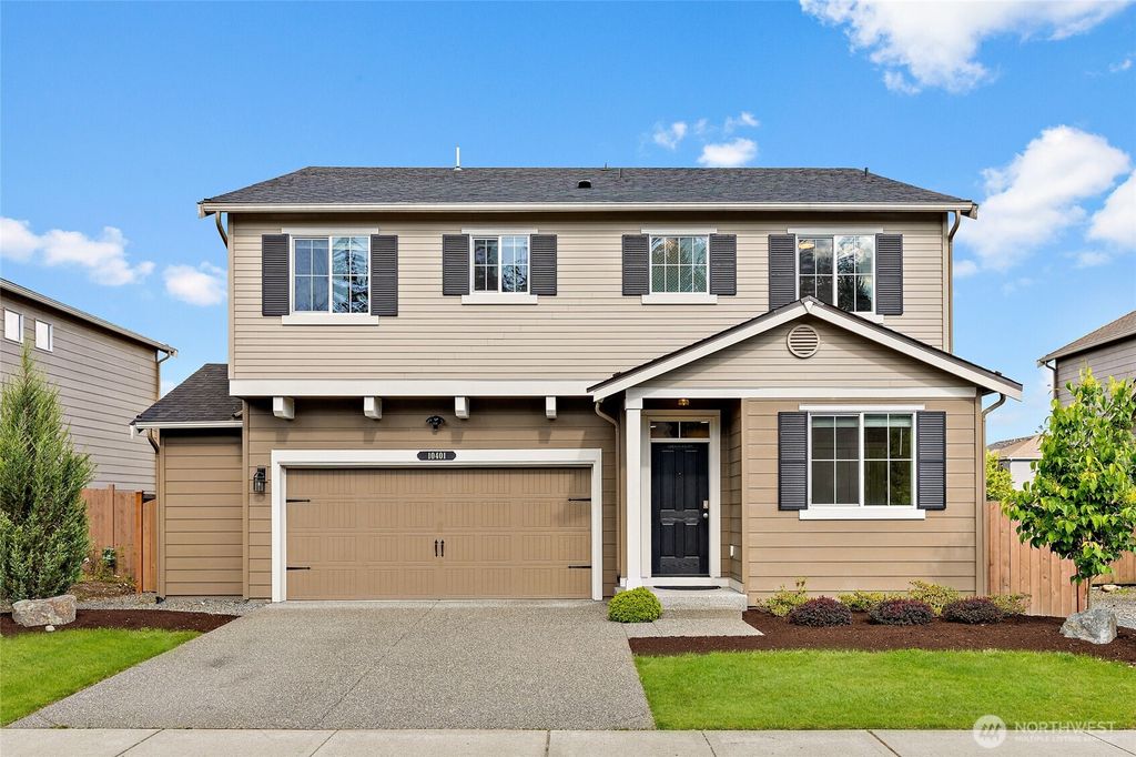 Photo of 10401 Skyline Avenue, Granite Falls, WA 98252 (MLS # 2375742)