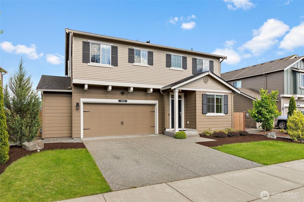Photo of 10401 Skyline Avenue, Granite Falls, WA 98252 (MLS # 2375742)