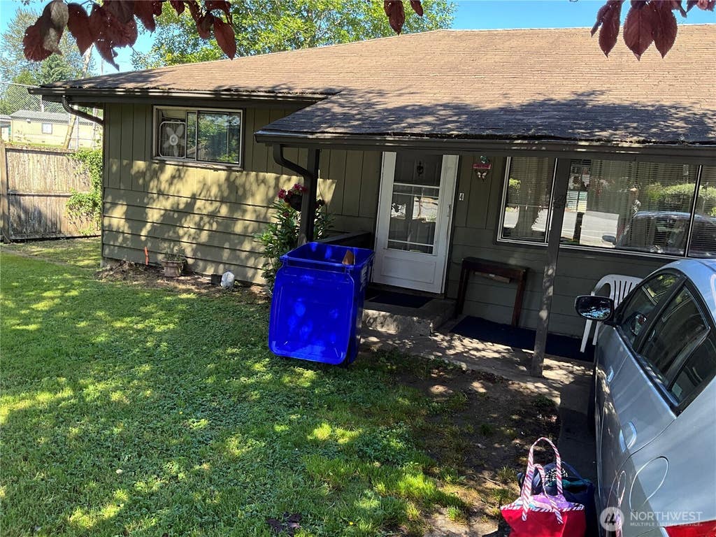 Photo of 9618 Holly Drive, Everett, WA 98204 (MLS # 2543728)