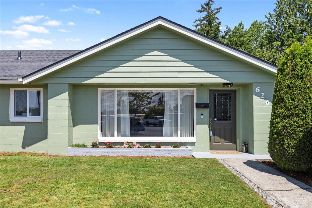 Photo of 626 Legion Dr. Dr, Everett, WA 98201 (MLS # 2359360)