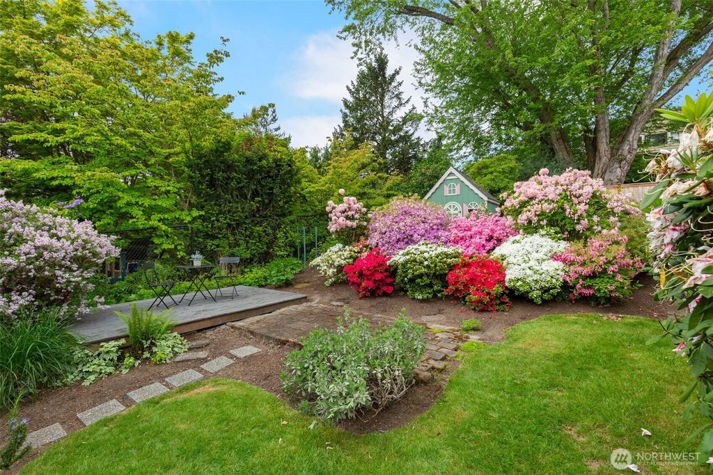 Photo of 8219 Ashworth Avenue N, Seattle, WA 98103 (MLS # 2374739)