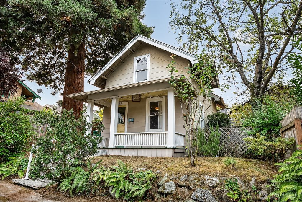 Photo of 1409 N 39th Street, Seattle, WA 98103 (MLS # 2429776)