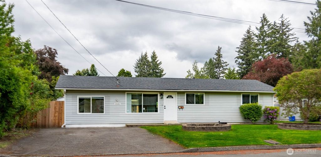 Photo of 2935 18th Street SE, Auburn, WA 98092 (MLS # 2397922)