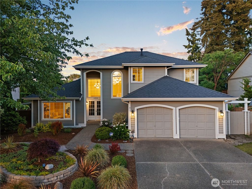 Photo of 12824 86th Avenue NE, Kirkland, WA 98034 (MLS # 2524591)