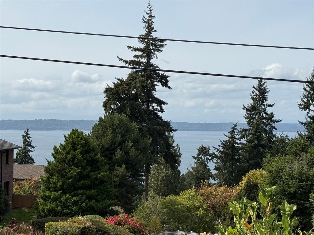 Photo of 18805 94th Avenue W, Edmonds, WA 98020 (MLS # 2597241)
