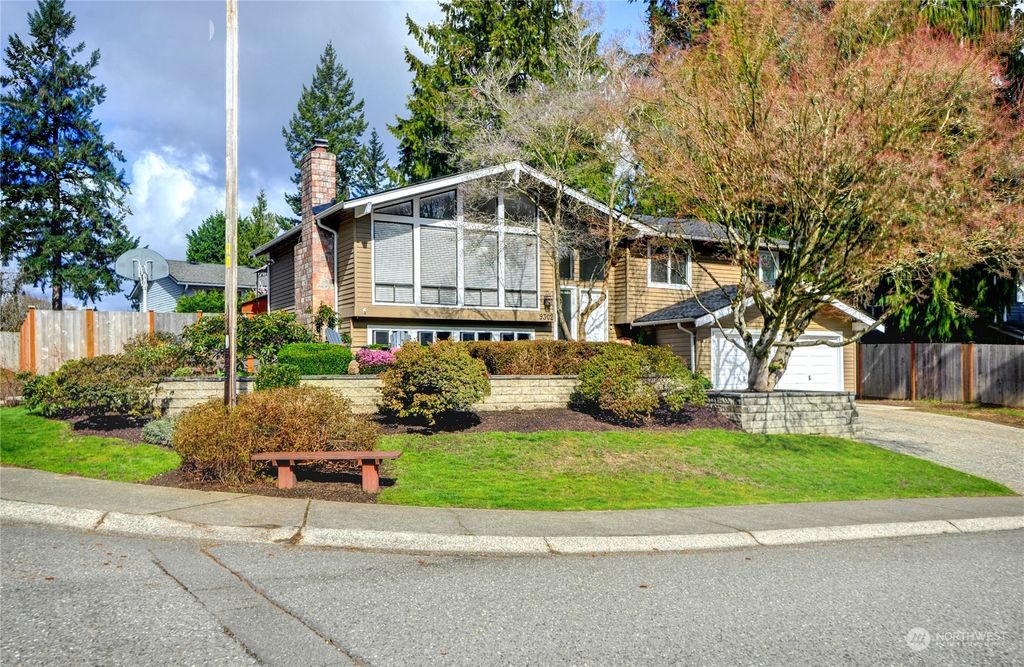 Photo of 9302 NE 141st Place, Kirkland, WA 98034 (MLS # 2208031)
