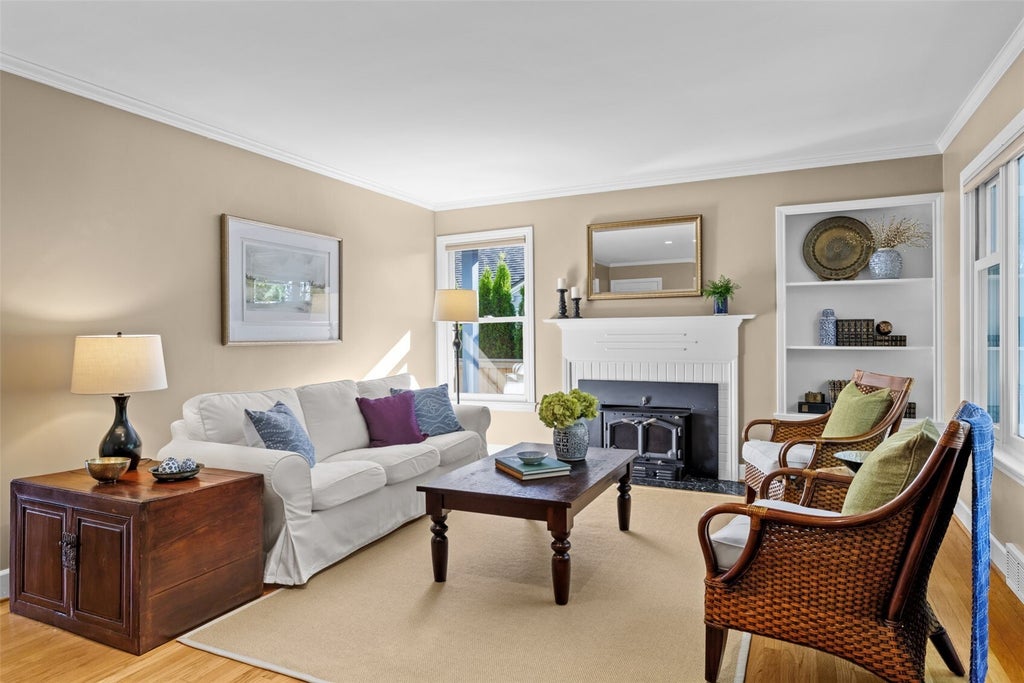 Photo of 7530 31st Avenue NW, Seattle, WA 98117 (MLS # 2595152)