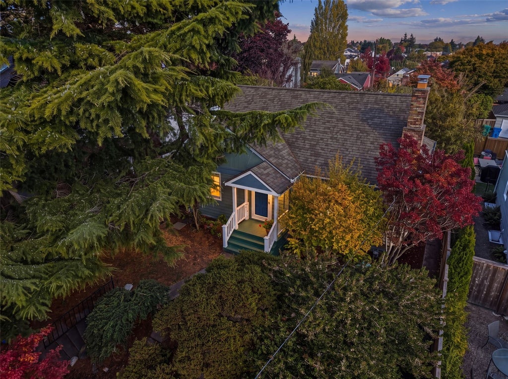 Photo of 7530 31st Avenue NW, Seattle, WA 98117 (MLS # 2595152)