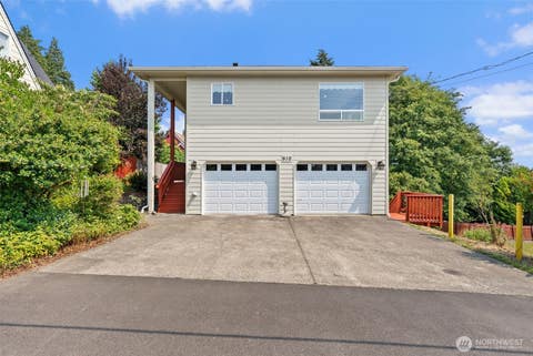 Photo of 910 N Thornton ST, Aberdeen, WA 98520 (MLS # 2565925)