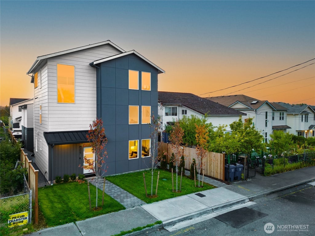 Photo of 9323 Marcus Avenue S, Seattle, WA 98118 (MLS # 2587934)