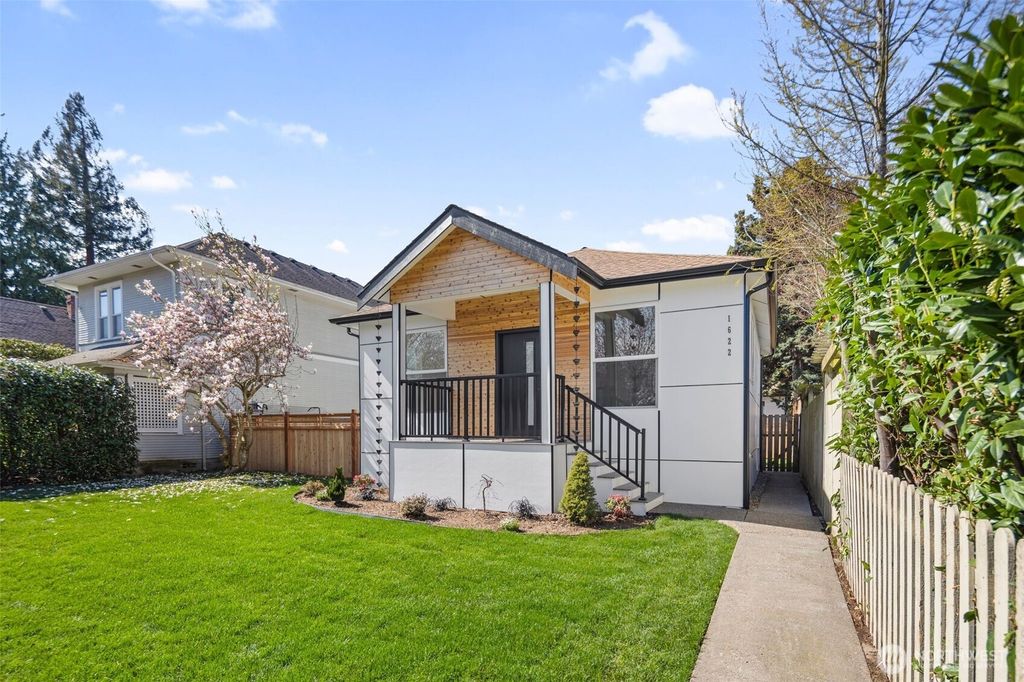 Photo of 1622 Hoyt Avenue #1 &amp; 2, Everett, WA 98201 (MLS # 2415077)