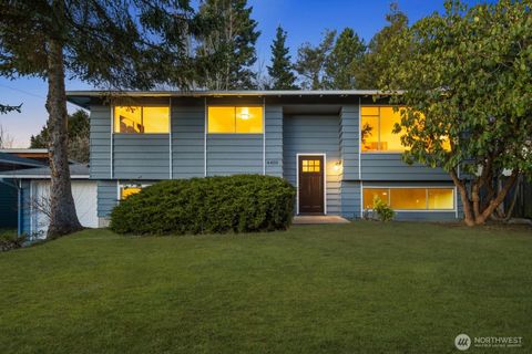 Photo of 4403 224th Place SW, Mountlake Terrace, WA 98043 (MLS # 2473366)