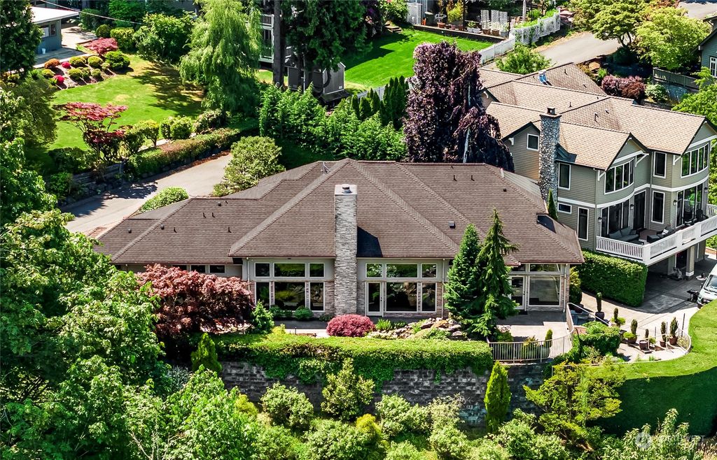 Photo of 8220 SE 29th Street, Mercer Island, WA 98040 (MLS # 2249784)