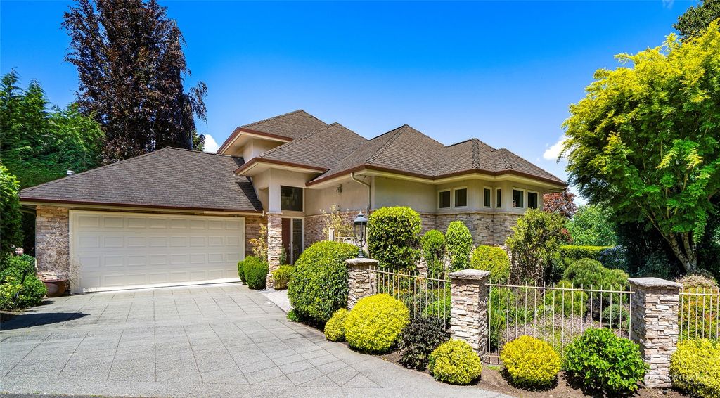Photo of 8220 SE 29th Street, Mercer Island, WA 98040 (MLS # 2249784)