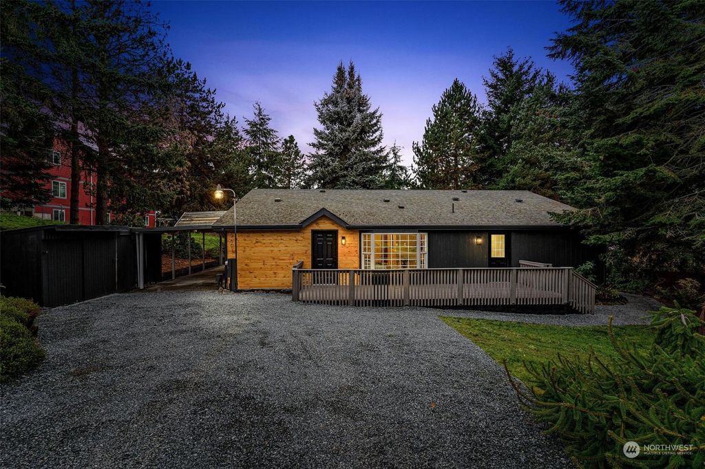 Photo of 9601 S 198th Place, Renton, WA 98055 (MLS # 2310099)