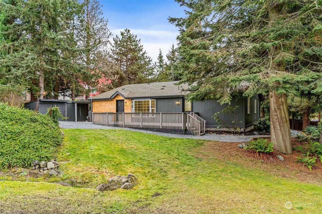 Photo of 9601 S 198th Place, Renton, WA 98055 (MLS # 2310099)