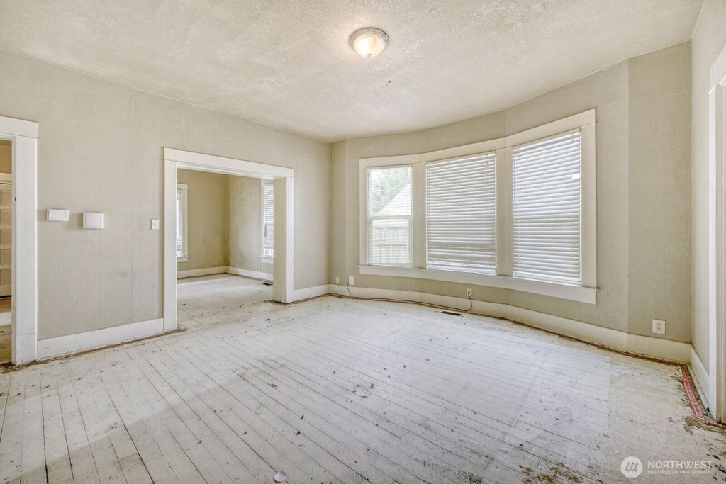 Photo of 732 5th Avenue N, Kent, WA 98032 (MLS # 2485222)