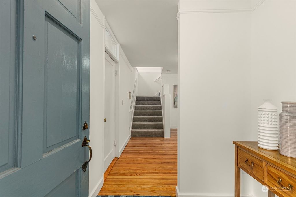 Photo of 11739 Meridian Avenue N, Seattle, WA 98133 (MLS # 2210947)