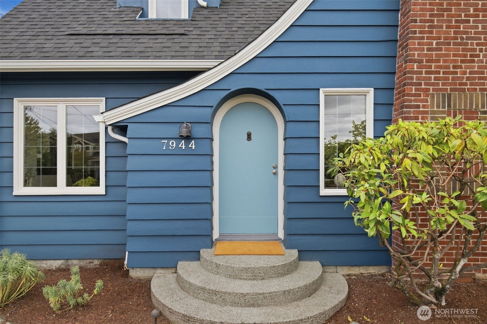 7944 Seward Park Avenue S