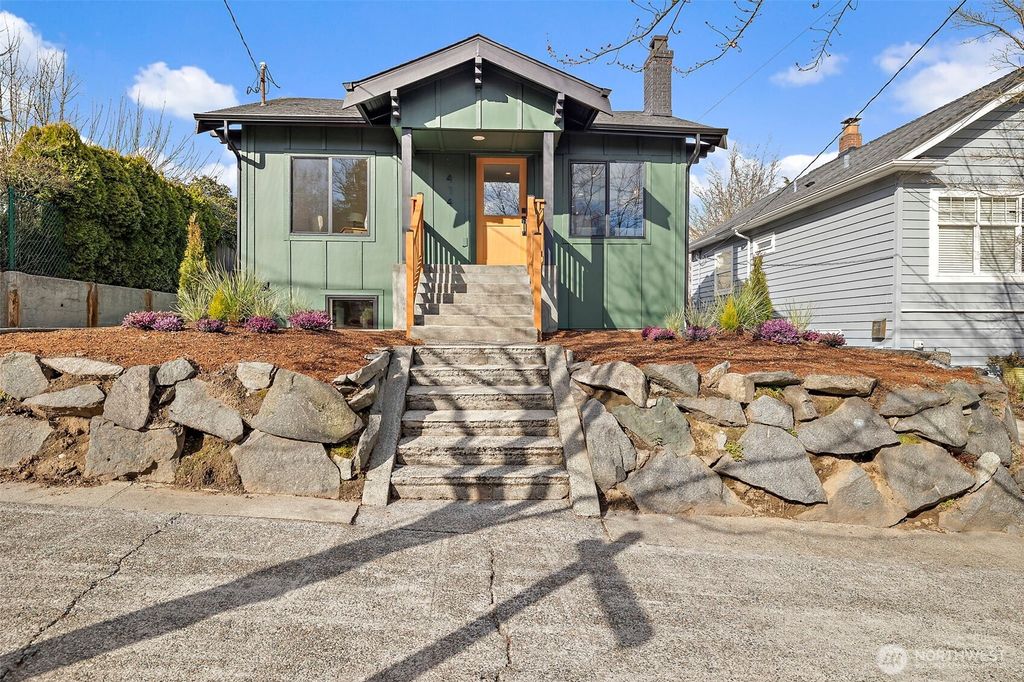 Photo of 414 W Smith Street, Seattle, WA 98119 (MLS # 2478333)