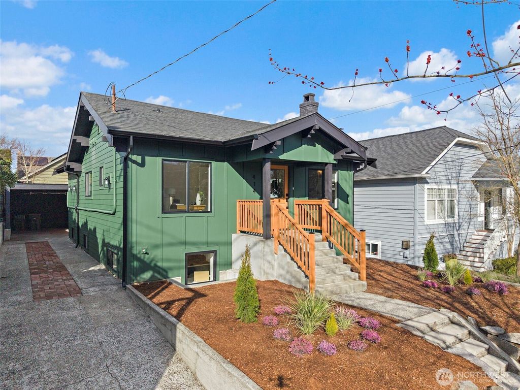 Photo of 414 W Smith Street, Seattle, WA 98119 (MLS # 2478333)