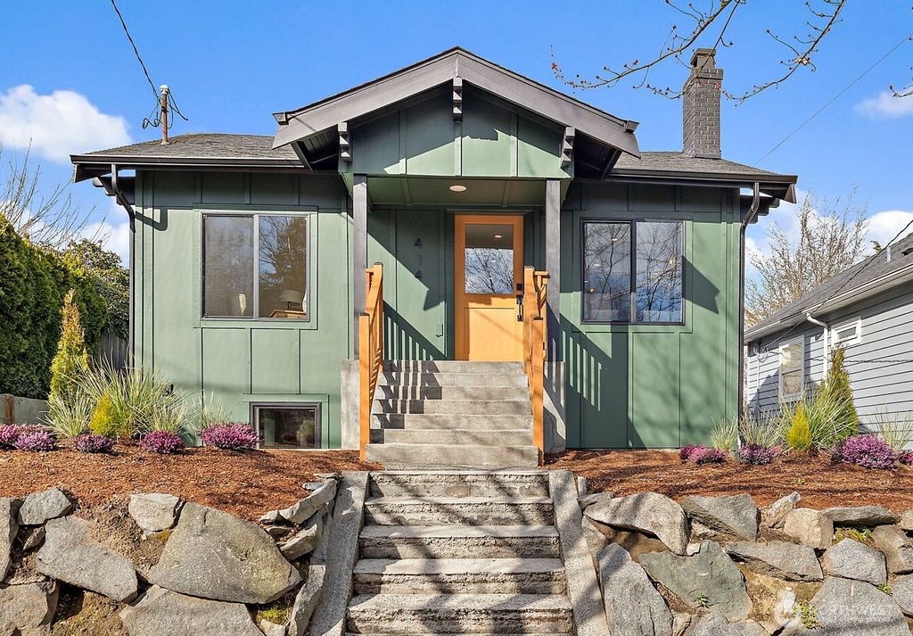 Photo of 414 W Smith Street, Seattle, WA 98119 (MLS # 2478333)