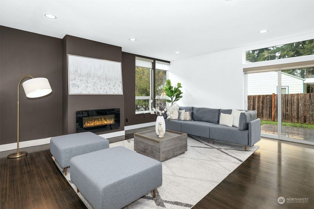 Photo of 1240 NE 117th Street, Seattle, WA 98125 (MLS # 2027224)